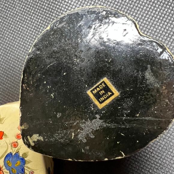 Vintage Heart Shaped Floral Trinket Box Hand Painted Folk Art Style - Picture 5 of 15